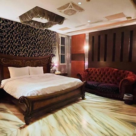 Royal Garden Motel - Chiayi Branch מראה חיצוני תמונה